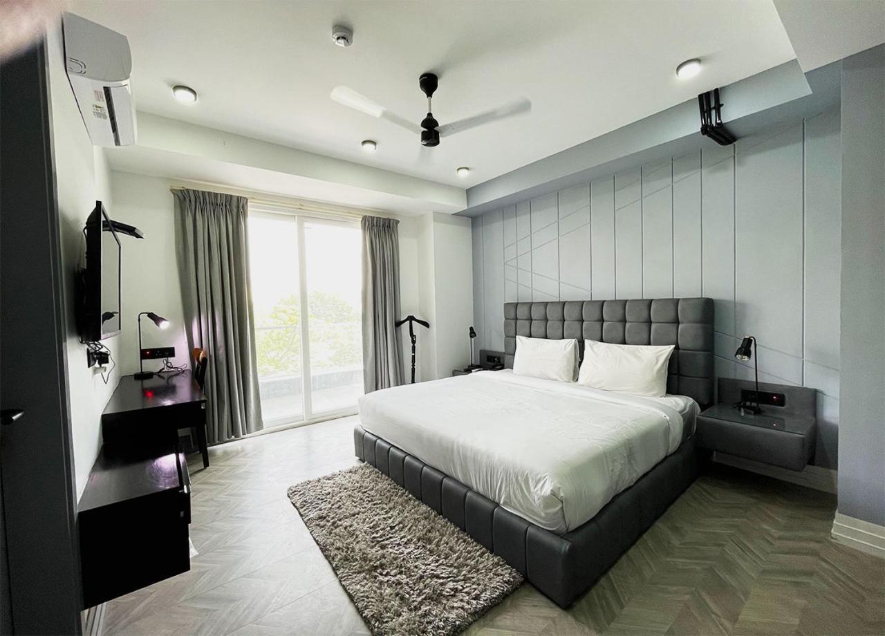 Bedchambers Serviced Apartments - Cyber City Гургаон Экстерьер фото