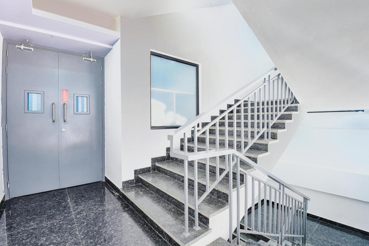 Bedchambers Serviced Apartments - Cyber City Гургаон Экстерьер фото