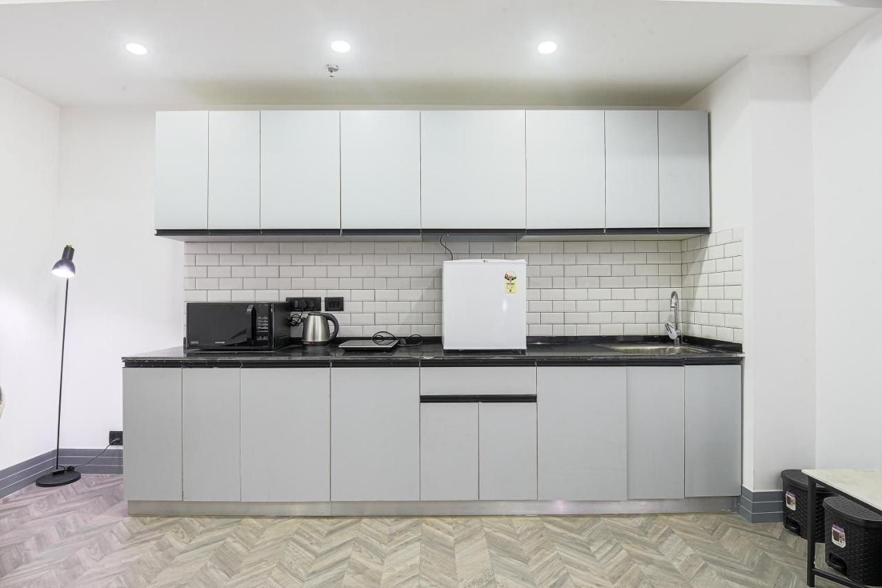 Bedchambers Serviced Apartments - Cyber City Гургаон Экстерьер фото