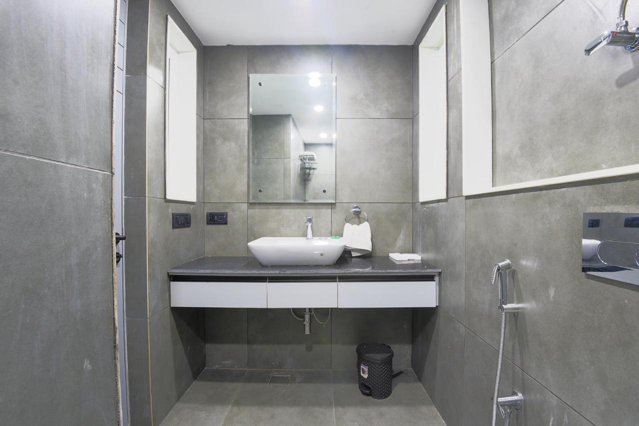 Bedchambers Serviced Apartments - Cyber City Гургаон Экстерьер фото