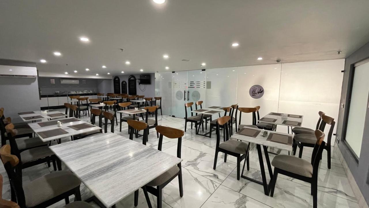 Bedchambers Serviced Apartments - Cyber City Гургаон Экстерьер фото
