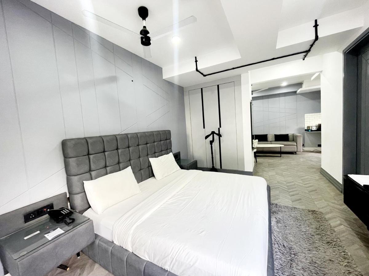 Bedchambers Serviced Apartments - Cyber City Гургаон Экстерьер фото