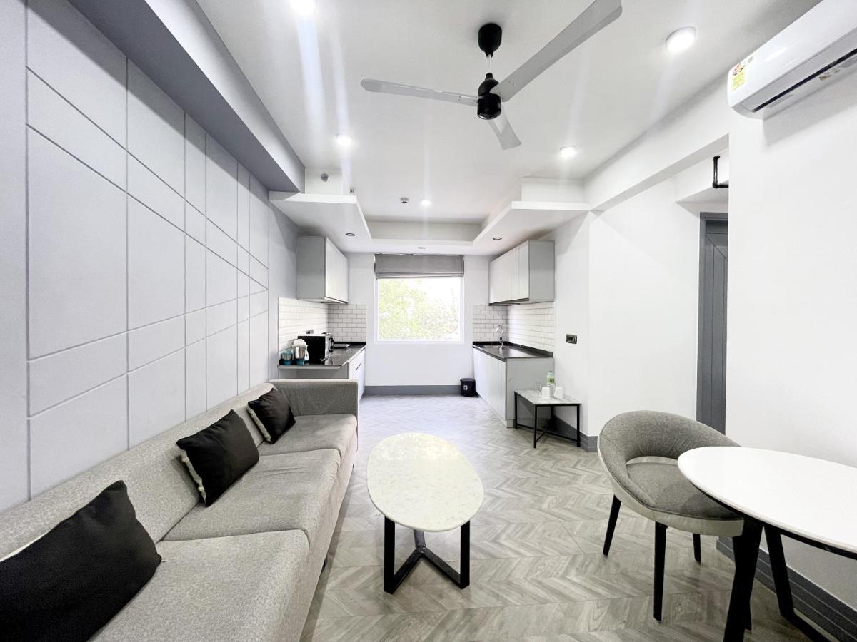 Bedchambers Serviced Apartments - Cyber City Гургаон Экстерьер фото