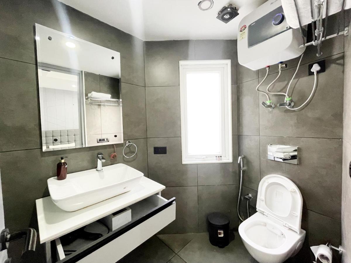 Bedchambers Serviced Apartments - Cyber City Гургаон Экстерьер фото